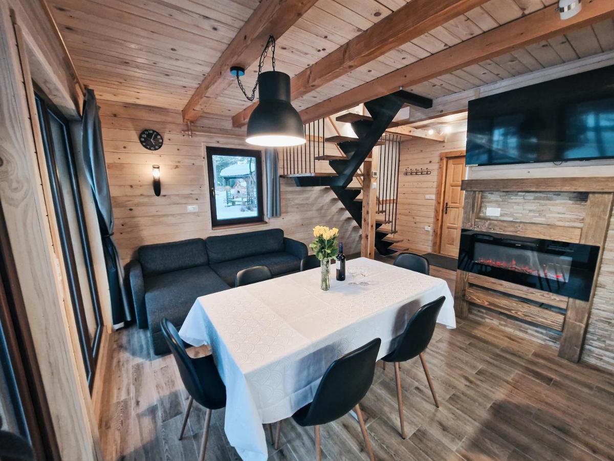 Villa Hisa Zimazakon Bloke à Nova Vas  Extérieur photo